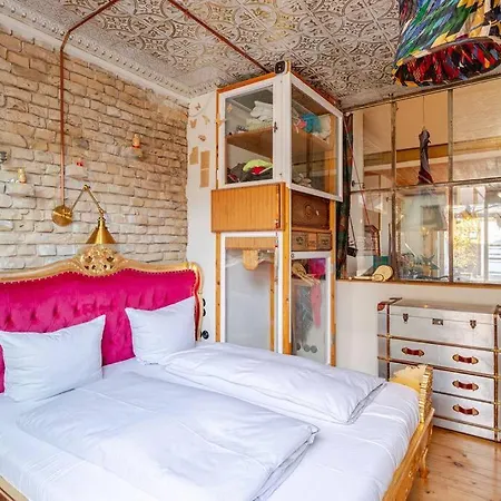 شقة Steampunk Penthouse With Roof Terrace